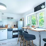 Apartment Oasis *